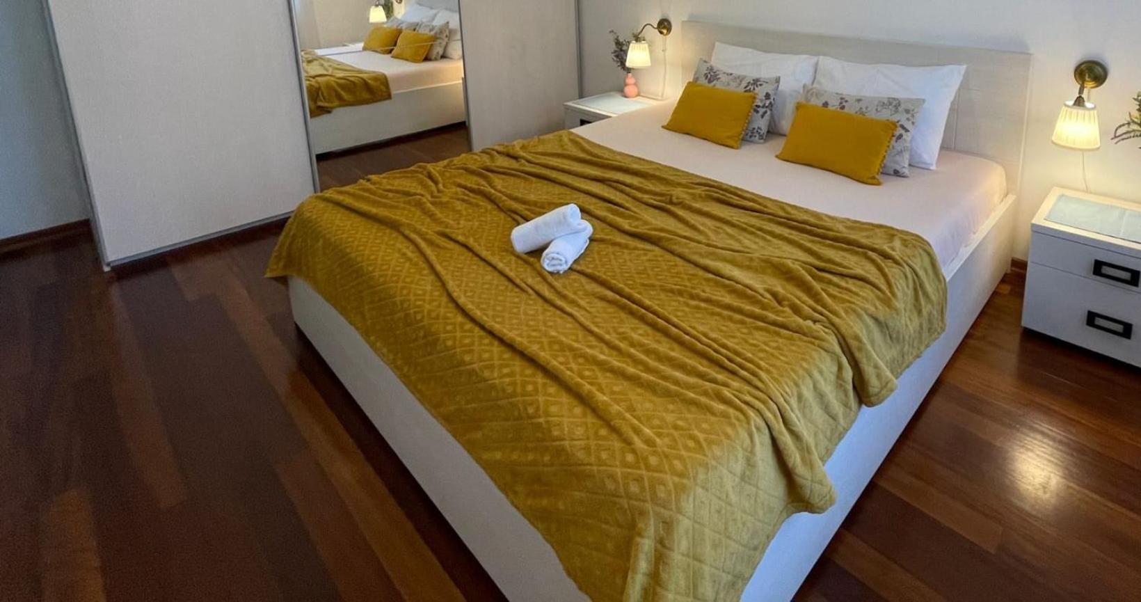 Paun Apartment